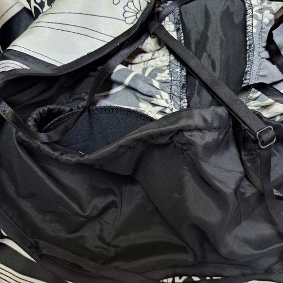 MAGGY London Spaghetti Straps Formal Dress - Picture 9 of 14